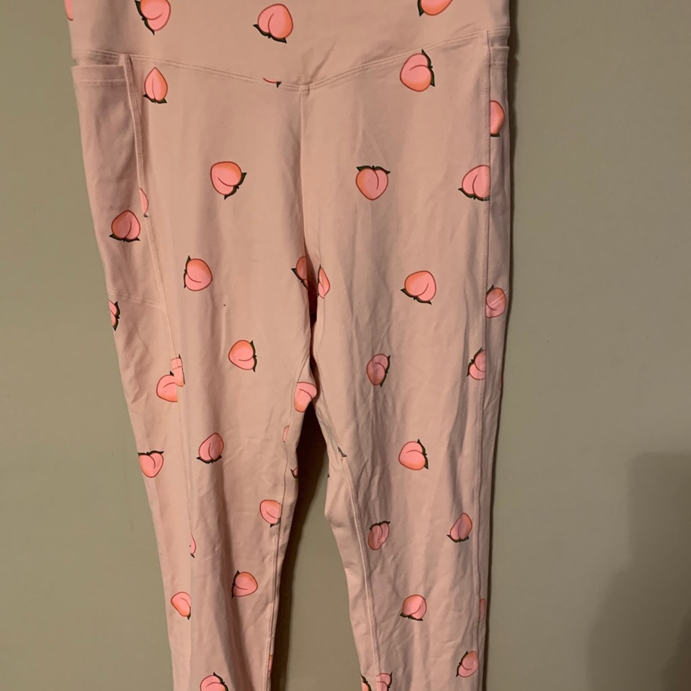 Pink peach 🍑 leggings